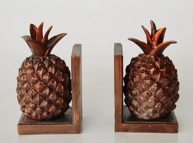 PAIR OF PINEAPPLE BOOKENDS 37X36CM