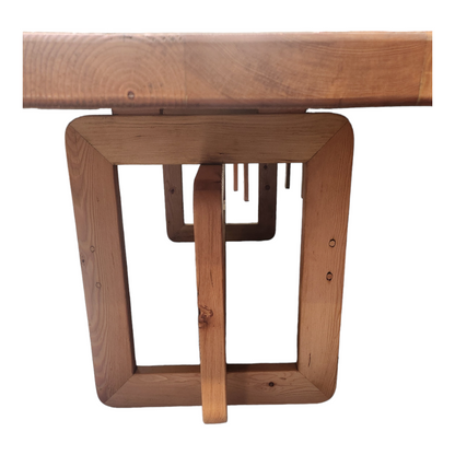 Oregon Dinning room table