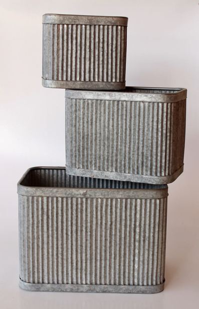 Set of three rectangular metal planters