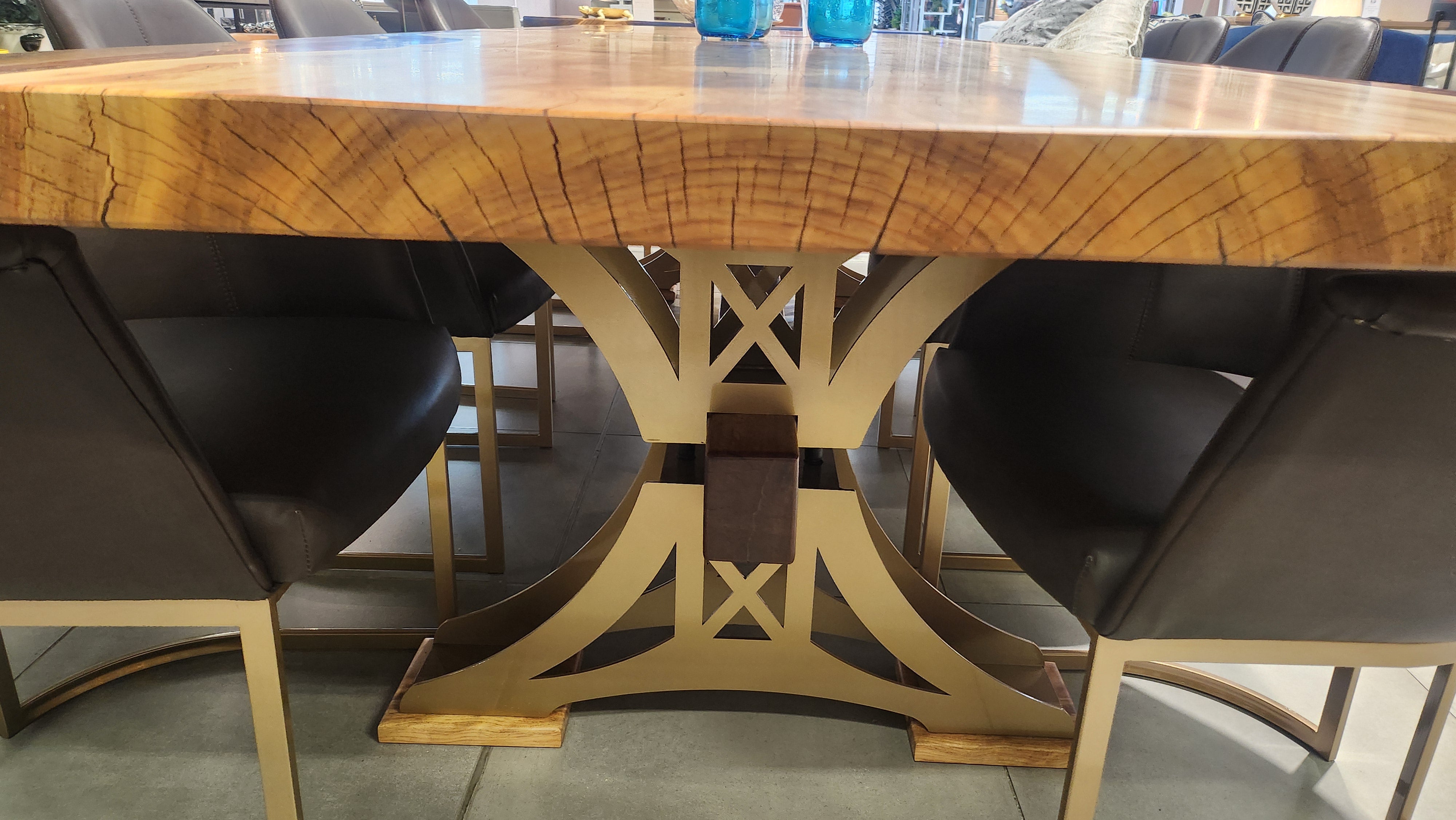 Matumi epoxy resin infused table